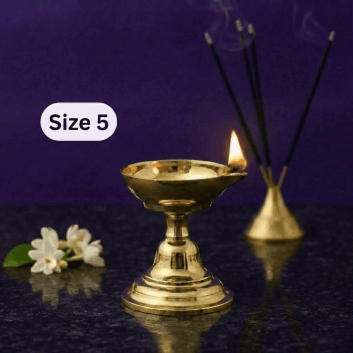 Dasara Brass Panti Single Face with Stand (2.5 Inches, 30ml Oil Capacity) Size No.5 - Brass Diya